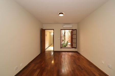 Casa para alugar com 231m², 4 quartos e 4 vagasSuíte 3