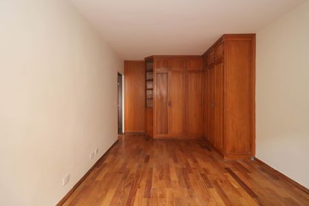 Casa para alugar com 231m², 4 quartos e 4 vagasSuíte 1