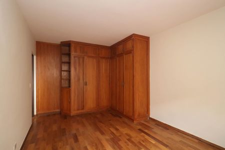 Casa para alugar com 231m², 4 quartos e 4 vagasSuíte 1