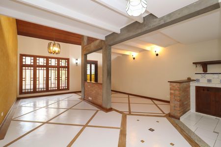 Casa para alugar com 231m², 4 quartos e 4 vagasSala