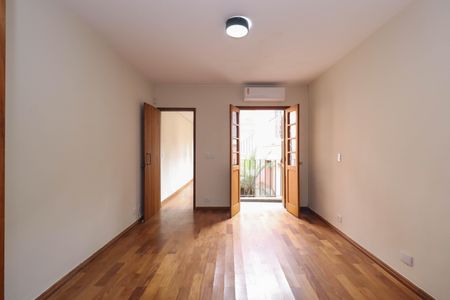 Casa para alugar com 231m², 4 quartos e 4 vagasSuíte 1