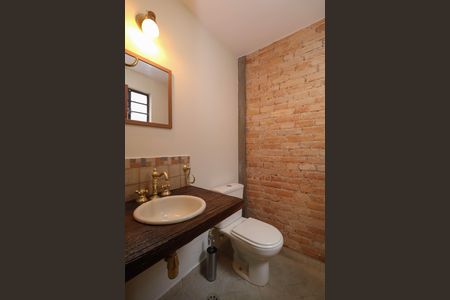 Casa para alugar com 231m², 4 quartos e 4 vagasLavabo