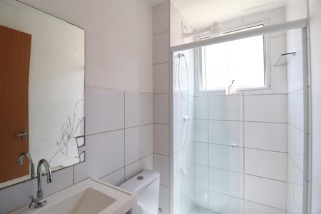 Banheiro Social de apartamento para alugar com 2 quartos, 40m² em Jardim Patricia, Uberlândia