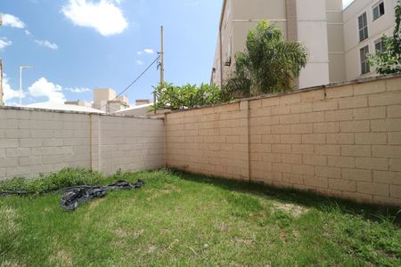 Apartamento para alugar com 40m², 2 quartos e 2 vagasQuintal