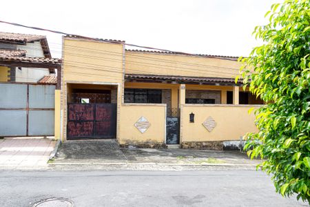 Casa para alugar com 105m², 2 quartos e 2 vagasFachada