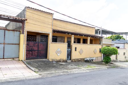 Casa para alugar com 105m², 2 quartos e 2 vagasFachada