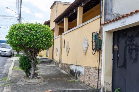 Casa para alugar com 105m², 2 quartos e 2 vagasFachada