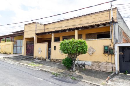 Casa para alugar com 105m², 2 quartos e 2 vagasFachada