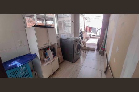 Casa à venda com 300m², 5 quartos e 2 vagas Casa à venda com 300m², 5 quartos e 2 vagasÁrea de Serviço