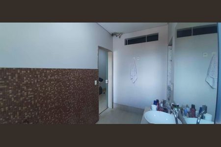 Casa à venda com 300m², 5 quartos e 2 vagas