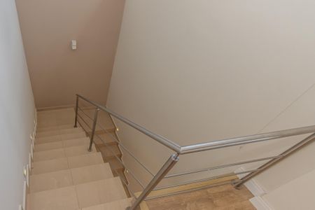 Casa de condomínio para alugar com 300m², 3 quartos e 2 vagas Casa de condomínio para alugar com 300m², 3 quartos e 2 vagasEscadas Suites