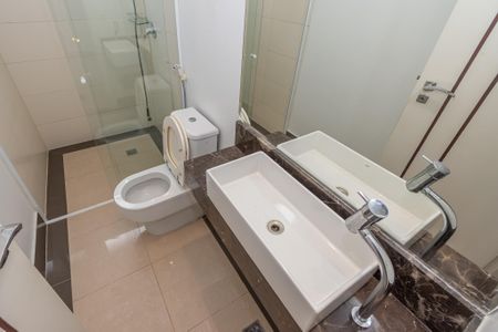 Casa de condomínio para alugar com 300m², 3 quartos e 2 vagas Casa de condomínio para alugar com 300m², 3 quartos e 2 vagasBanheiro Social