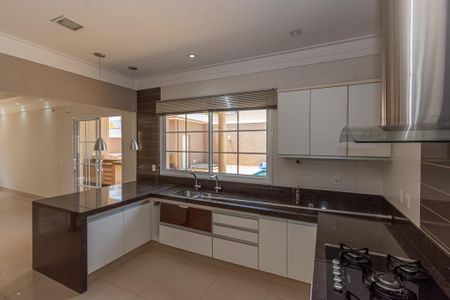 Casa de condomínio para alugar com 300m², 3 quartos e 2 vagas Casa de condomínio para alugar com 300m², 3 quartos e 2 vagasCozinha