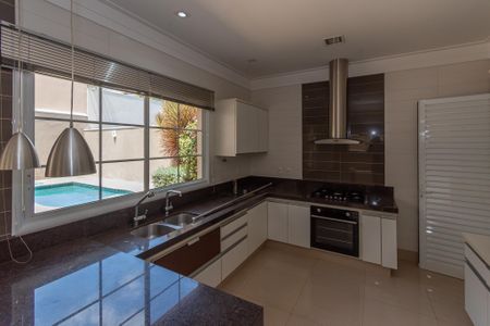 Casa de condomínio para alugar com 300m², 3 quartos e 2 vagas Casa de condomínio para alugar com 300m², 3 quartos e 2 vagasCozinha