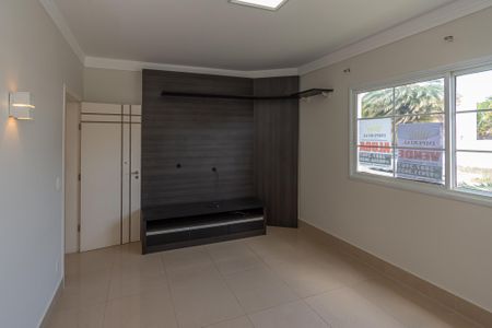 Casa de condomínio para alugar com 300m², 3 quartos e 2 vagas Casa de condomínio para alugar com 300m², 3 quartos e 2 vagasSala de TV