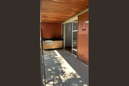 Apartamento para alugar com 143m², 3 quartos e 1 vagaVaranda