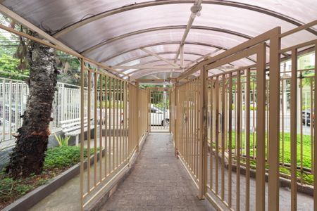 Apartamento à venda com 66m², 3 quartos e 2 vagasFachada e portaria