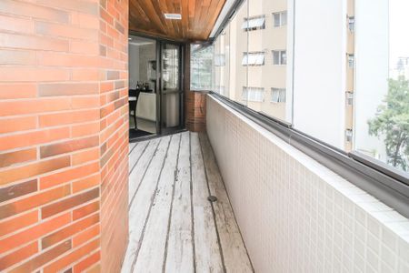 Apartamento à venda com 200m², 4 quartos e 3 vagasVaranda