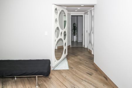 Apartamento à venda com 200m², 4 quartos e 3 vagasEntrada