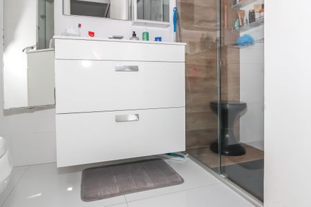 Apartamento à venda com 200m², 4 quartos e 3 vagasBanheiro da Suíte 1