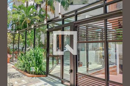 Apartamento à venda com 200m², 4 quartos e 3 vagasEntrada