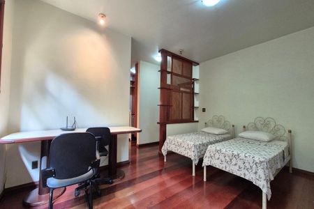 Casa de condomínio para alugar com 570m², 5 quartos e 9 vagasQuarto 3 - Suíte