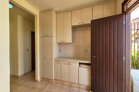 Casa de condomínio para alugar com 570m², 5 quartos e 9 vagasLavanderia 