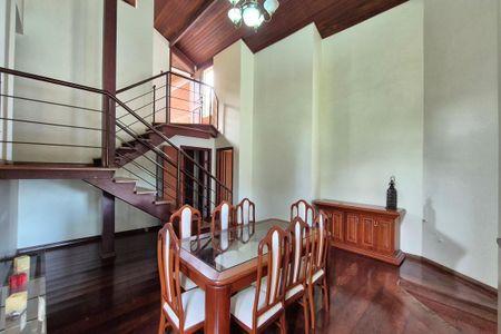 Casa de condomínio para alugar com 570m², 5 quartos e 9 vagasSala