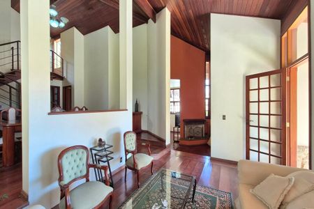 Casa de condomínio para alugar com 570m², 5 quartos e 9 vagasSala de Estar 