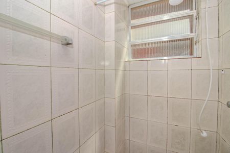 Banheiro de apartamento para alugar com 1 quarto, 34m² em Vila Ipiranga, Porto Alegre