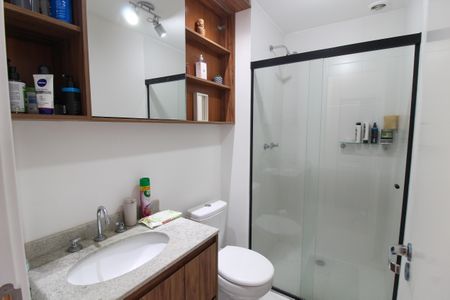 Banheiro de apartamento para alugar com 1 quarto, 32m² em Butantã, São Paulo