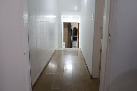 Casa à venda com 80m², 2 quartos e 2 vagasCorredor