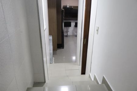 Casa à venda com 80m², 2 quartos e 2 vagasCorredor