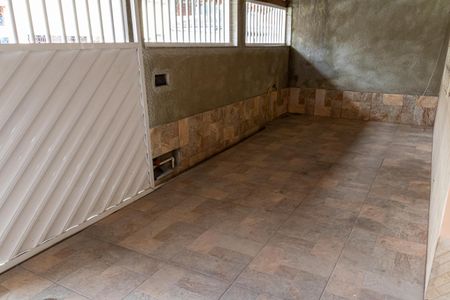 Casa para alugar com 100m², 2 quartos e 1 vaga Casa para alugar com 100m², 2 quartos e 1 vagaVaranda