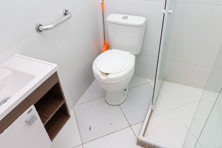 Casa para alugar com 100m², 2 quartos e 1 vaga Casa para alugar com 100m², 2 quartos e 1 vagaBanheiro da Suíte