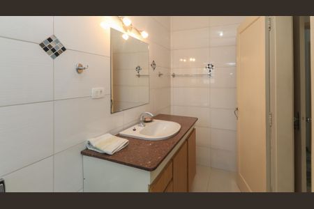 Casa à venda com 178m², 4 quartos e 4 vagasBanheiro da Suíte