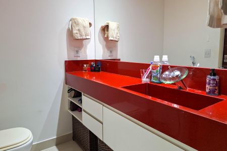 Apartamento à venda com 150m², 3 quartos e 1 vaga Apartamento à venda com 150m², 3 quartos e 1 vagaBanheiro da Suíte 1