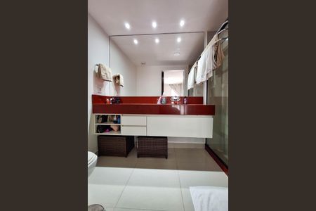 Apartamento à venda com 150m², 3 quartos e 1 vaga Apartamento à venda com 150m², 3 quartos e 1 vagaBanheiro da Suíte 1