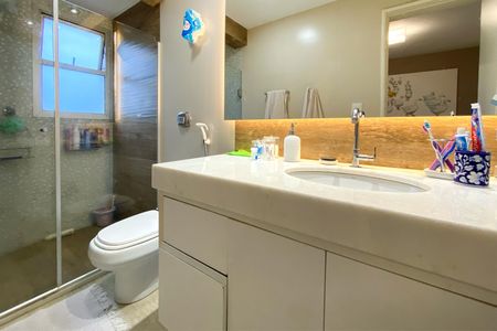 Apartamento à venda com 106m², 3 quartos e 2 vagasBanheiro da Suíte 1