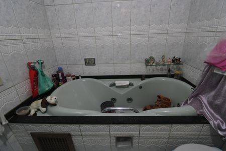 Casa de condomínio à venda com 450m², 6 quartos e 3 vagasBanheiro da suíte 3