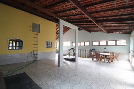 Casa de condomínio à venda com 450m², 6 quartos e 3 vagasTerraço