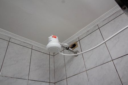 Banheiro de casa para alugar com 1 quarto, 70m² em Freguesia do Ó, São Paulo