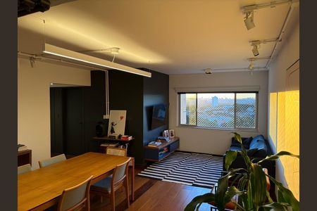 Sala de apartamento à venda com 3 quartos, 112m² em Vila Madalena, São Paulo