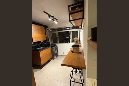 Sala de apartamento à venda com 3 quartos, 112m² em Vila Madalena, São Paulo