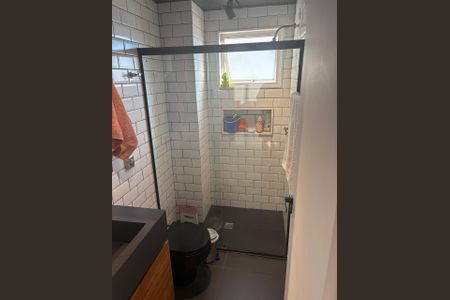 Banheiro de apartamento à venda com 3 quartos, 112m² em Vila Madalena, São Paulo