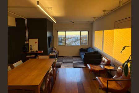 Sala de apartamento à venda com 3 quartos, 112m² em Vila Madalena, São Paulo