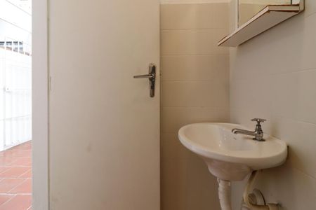 Casa à venda com 82m², 2 quartos e 1 vaga Casa à venda com 82m², 2 quartos e 1 vagaBanheiro de Serviço