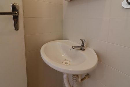 Casa à venda com 82m², 2 quartos e 1 vaga Casa à venda com 82m², 2 quartos e 1 vagaBanheiro de Serviço