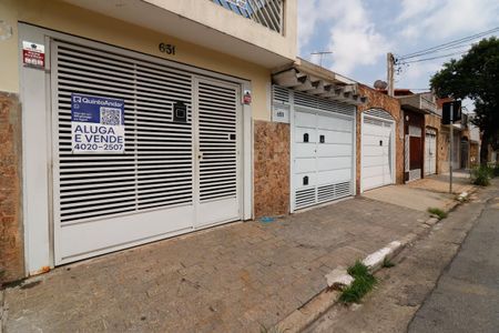 Casa à venda com 82m², 2 quartos e 1 vaga Casa à venda com 82m², 2 quartos e 1 vagaFachada
