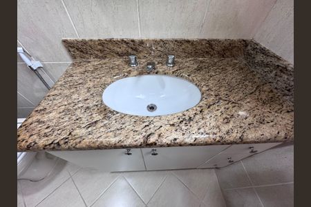 Apartamento para alugar com 100m², 3 quartos e 2 vagasSuíte - Banheiro